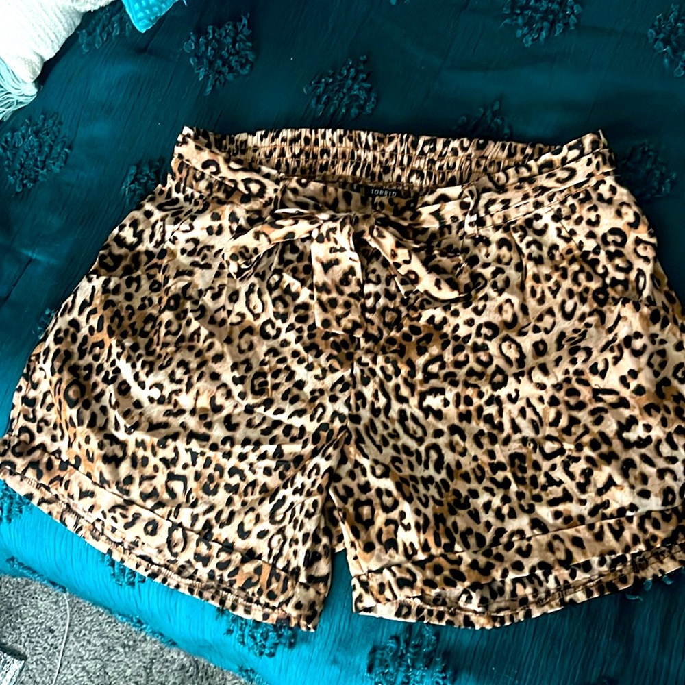Soft silky torrid size 1 cheetah print shorts dressy